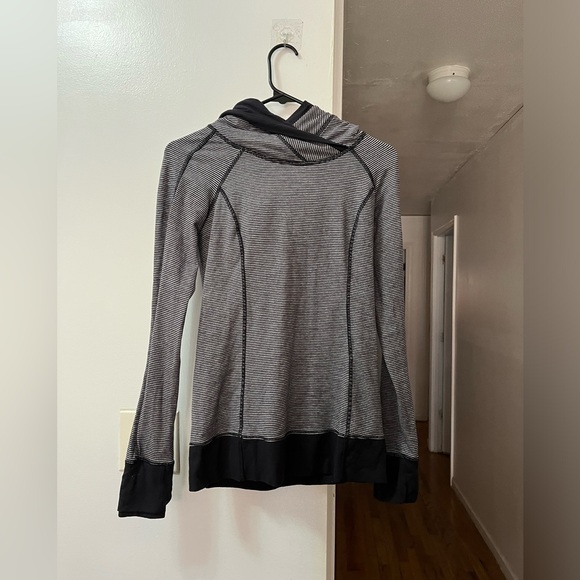 Lululemon sweater - Picture 3 of 4